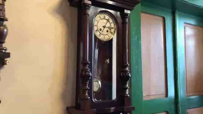 Neuvěřitelné! Staré nástěnné hodiny se dnes prodávají za desítky tisíc korun!