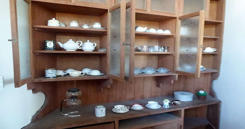 Našli jste poklad ve staré kredenci? Staré porcelánové kousky mohou mít nevyčíslitelnou hodnotu!